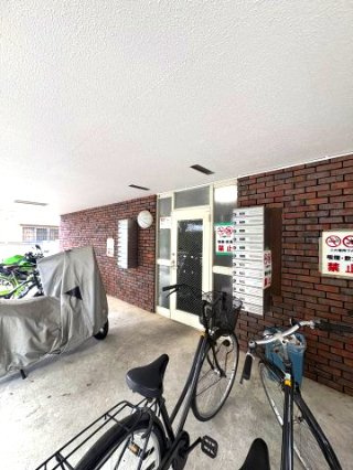 グレスト国分寺Ⅰのエントランス