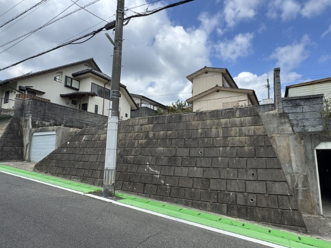 売土地　西区野方５丁目の前面道路含む現地写真