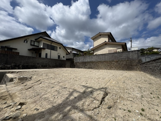 売土地　西区野方５丁目の前面道路含む現地写真