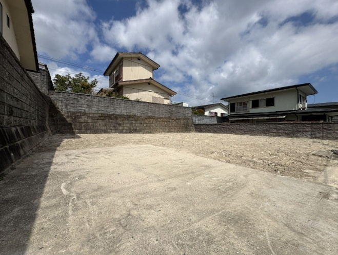 売土地　西区野方５丁目の前面道路含む現地写真