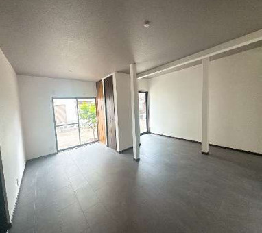 城陽市寺田北東西戸建の居間・リビング