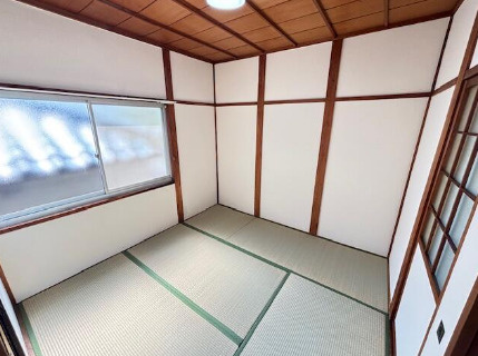 魚住町住吉貸家の和室