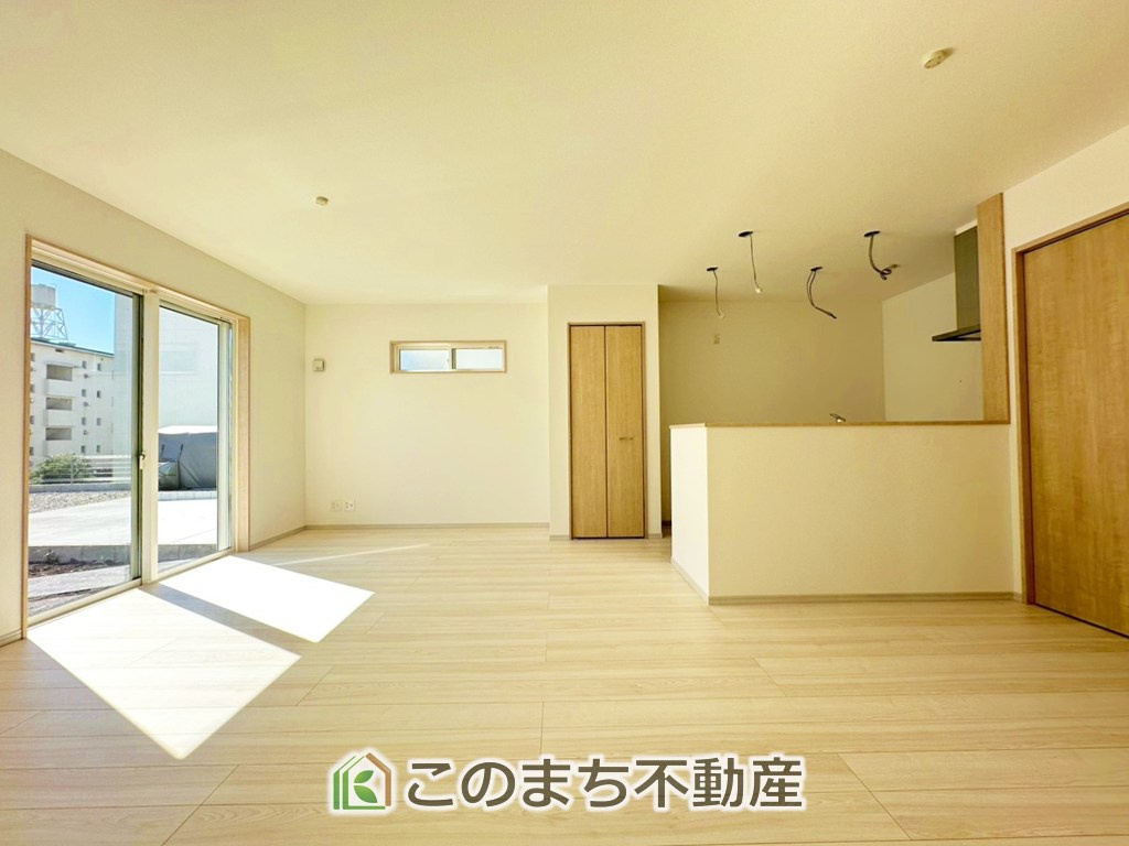 いろどりアイタウン宇都宮市野沢町23-P1　9号棟の居間・リビング|時間のゆとりと空間、暖かな陽光がもたらす光と風を独占してください。新しい暮らしが始まります。
