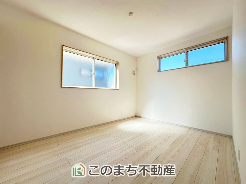 いろどりアイタウン宇都宮市野沢町23-P1　9号棟の洋室|陽光がふんだんに降り注ぐお部屋です。陽だまりの空間で、プライベートなお家時間も快適にお過ごしいただけます♪
