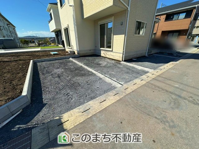 いろどりアイタウン宇都宮市野沢町23-P1　9号棟の駐車場|お車並列２台分ご用意しております♪
