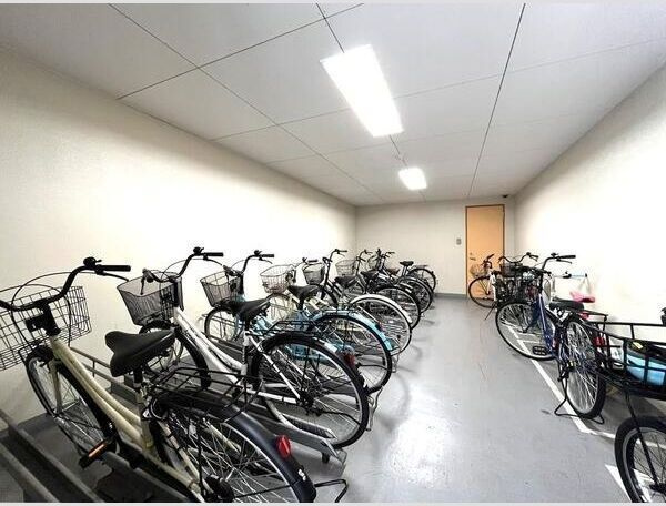 S-FORT桜川の駐車場