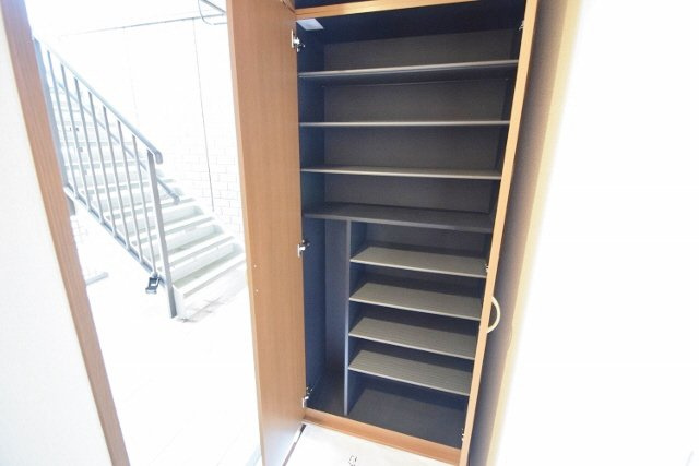 ソレーユ西船の玄関|下駄箱