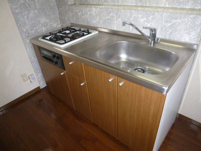 プリメール老松のキッチン|2口ガスコンロ付きシステムキッチン