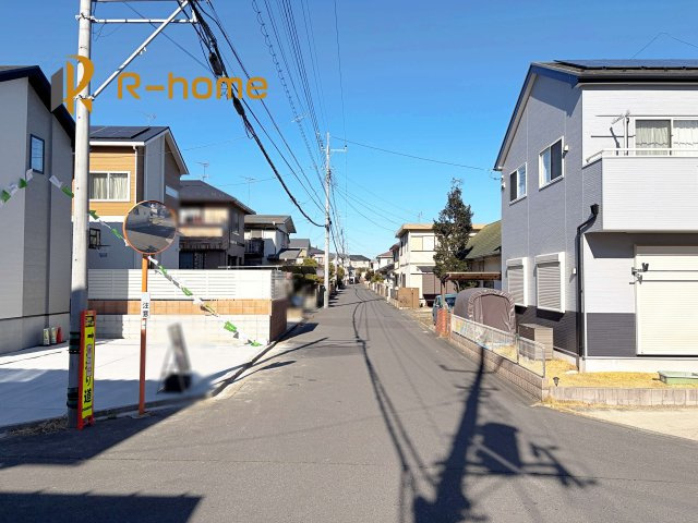 牛久市南18期　新築戸建て　1号棟の前面道路含む現地写真|堂々！建物完成♪実際のお部屋をご見学可能です♪
ご見学が一番の資料！お気軽にお問い合わせ下さい♪