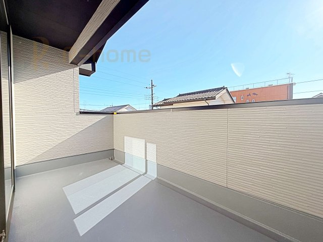 牛久市南18期　新築戸建て　1号棟のバルコニー|お布団やラグなどの大きな物も干しやすい広々としたバルコニー！