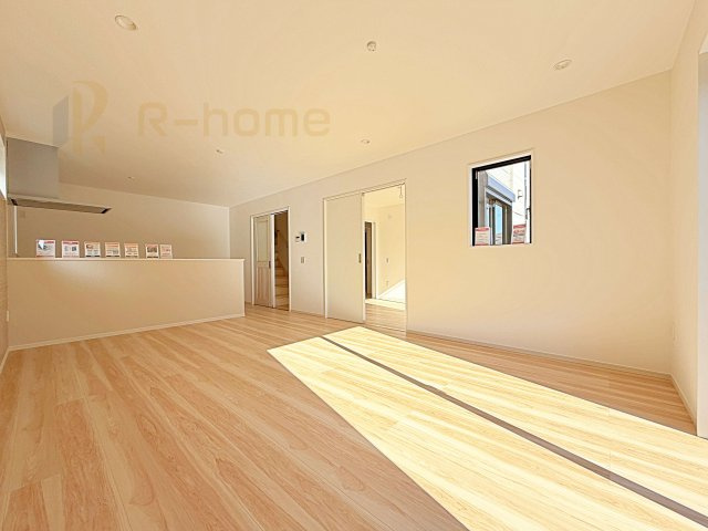 牛久市南18期　新築戸建て　1号棟の居間・リビング|広々としたLDK♪充分な広さがあり、ご家族でインテリアのレイアウトを考えるのも楽しみですね！