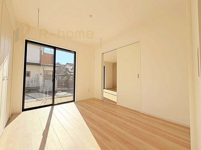 牛久市南18期　新築戸建て　1号棟の洋室|1階洋室はゲストルーム、キッズスペースとしても利用可能♪共働き家庭も嬉しい室内物干し付き！