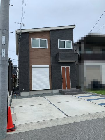 神戸市西区伊川谷町有瀬　一戸建ての前面道路含む現地写真