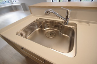 【キッチン】 | 【仲介手数料無料！！】稲城市平尾2丁目　新築戸建て（全1棟）1号棟　7499万円 | 浄水器付き水栓