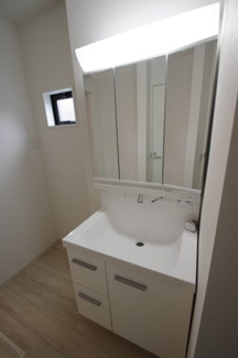 【独立洗面台】 | 【仲介手数料無料！！】稲城市平尾2丁目　新築戸建て（全1棟）1号棟　7499万円