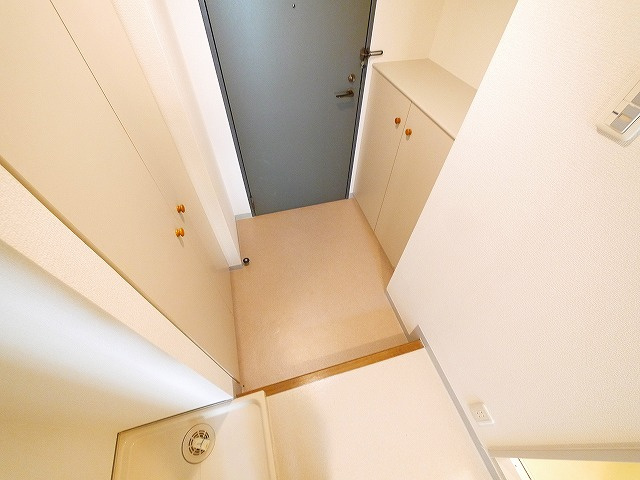 アーバンエース新大宮パルの玄関|シンプルで使いやすい玄関です