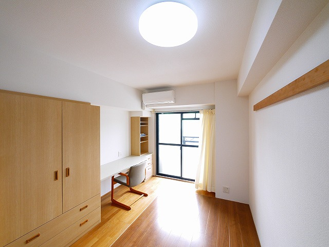 アーバンエース新大宮パルの居間・リビング|使いやすい居間です