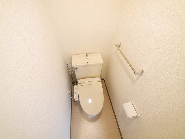 アーバンエース新大宮パルのトイレ|清潔感のあるトイレです