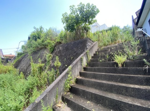 売土地 西区野方4丁目の前面道路含む現地写真