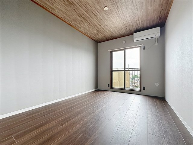 第2ニューハイム桜ヶ丘の洋室