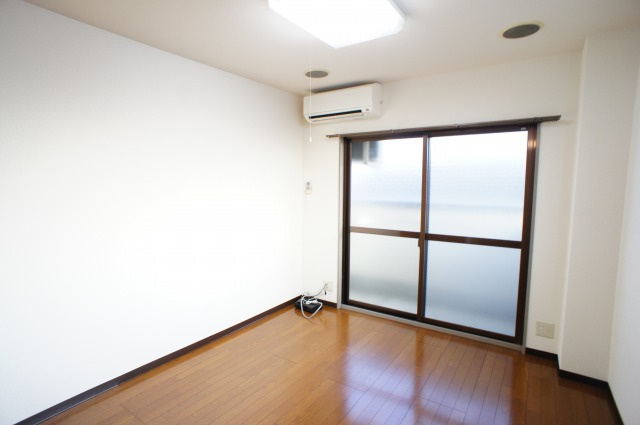 グロリアハイツの居間・リビング|角部屋