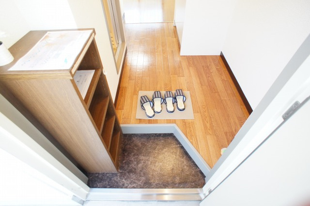 グロリアハイツの玄関|シューズボックス