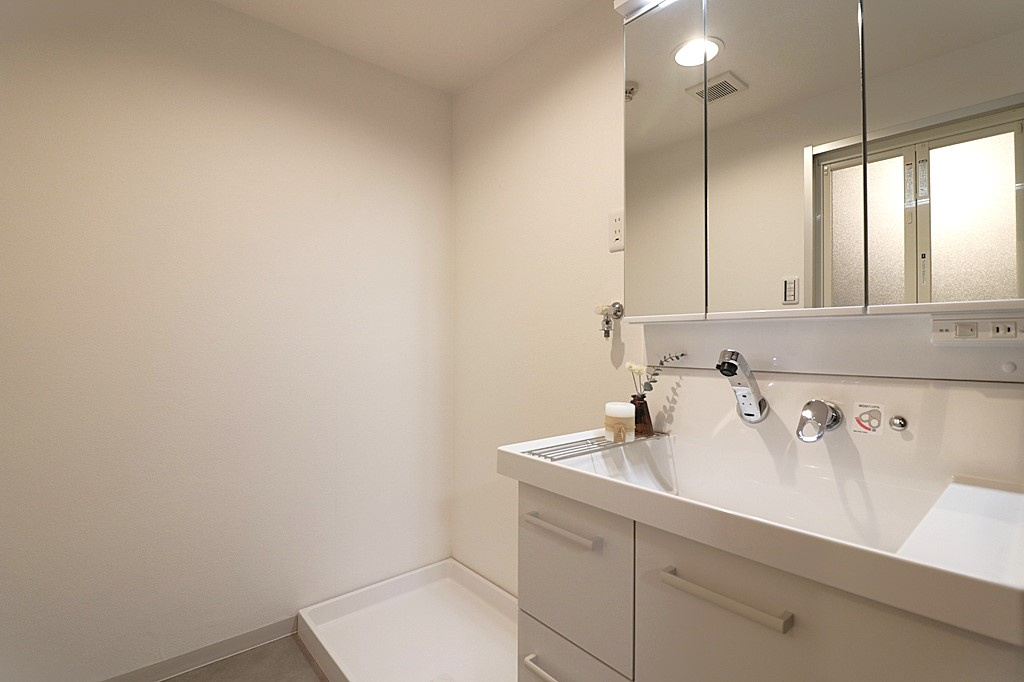 ファミール豊中千里園の独立洗面台