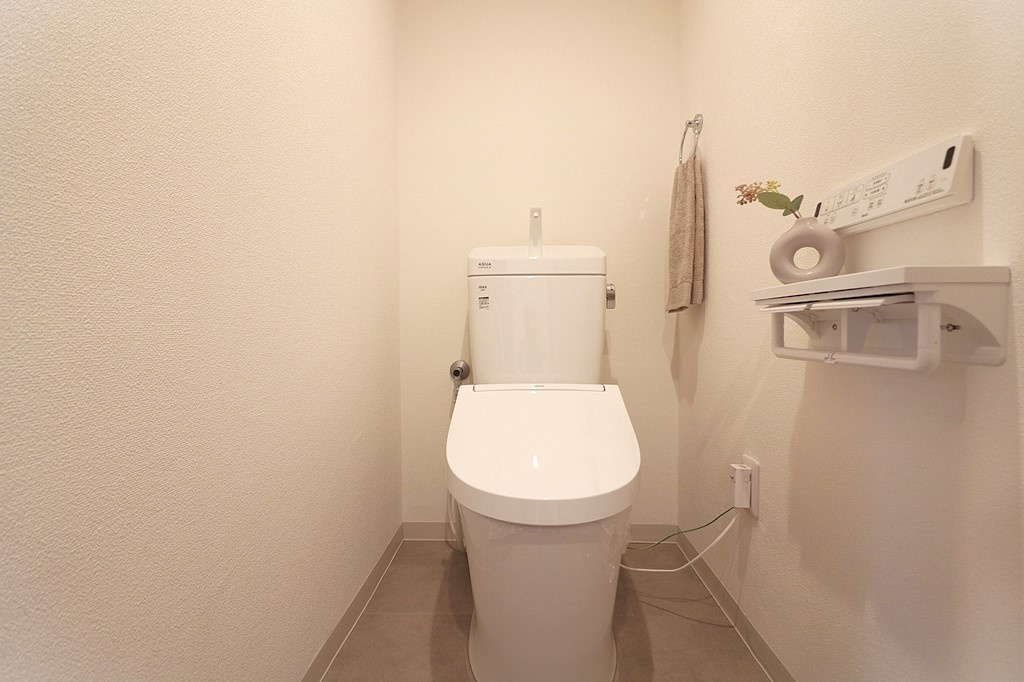 ファミール豊中千里園のトイレ|一年中快適にご使用頂ける温水洗浄便座付トイレ。