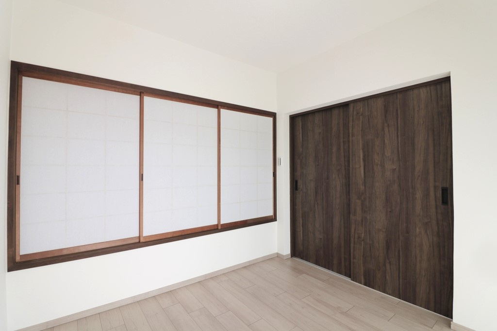 ファミール豊中千里園の洋室|-洋室約4.5帖-