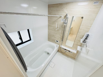 【浴室】 | 三郷市彦川戸１丁目新築戸建（彦川戸２期） | 手元で水流切り替えシャワーヘッド・足を伸ばせる広々浴槽で毎日リラックス♪