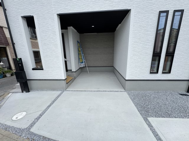 三郷市彦川戸１丁目新築戸建（彦川戸２期）の駐車場|愛車に優しいビルトインガレージ