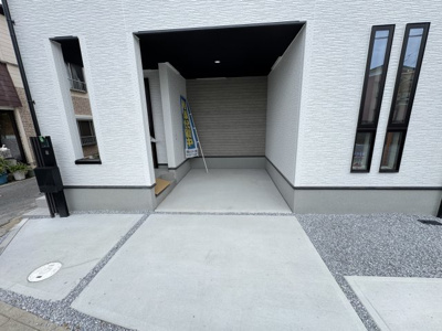 【駐車場】 | 三郷市彦川戸１丁目新築戸建（彦川戸２期） | 愛車に優しいビルトインガレージ