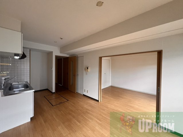 名古屋市北区西味鋺３丁目のアパートの居間・リビング