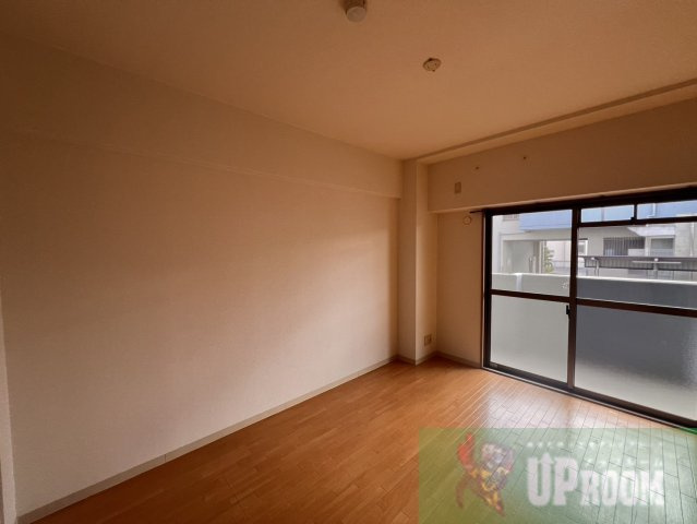 名古屋市北区西味鋺３丁目のアパートの居間・リビング