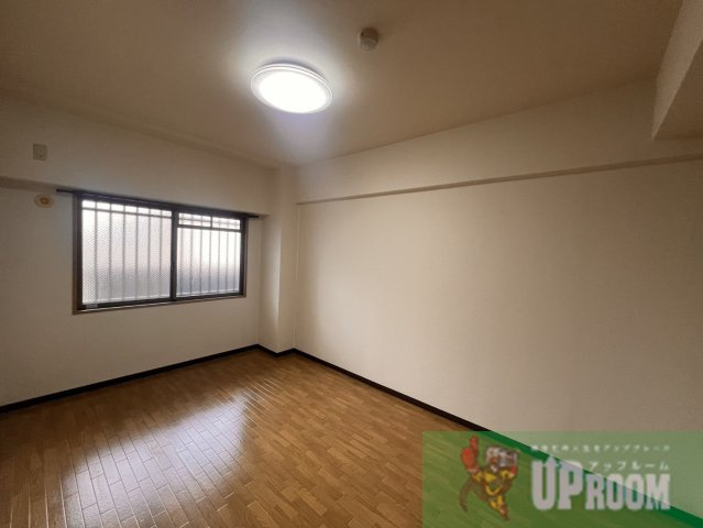 名古屋市北区西味鋺３丁目のアパートの居間・リビング