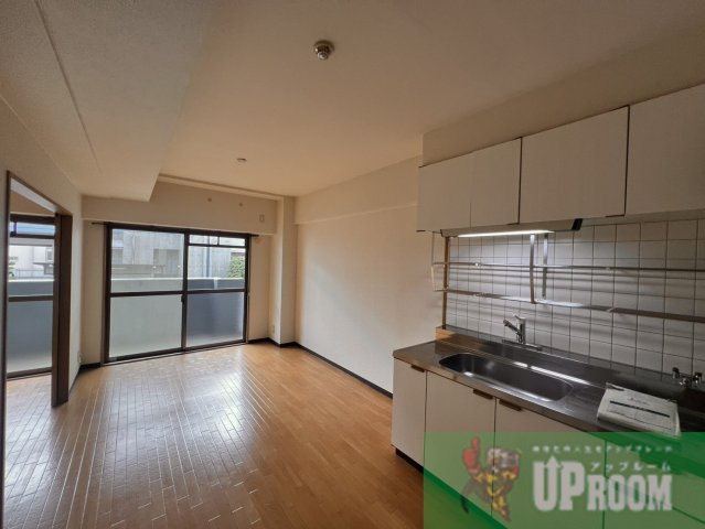 名古屋市北区西味鋺３丁目のアパートの居間・リビング