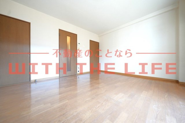 ヴィラージュⅠ【キャッシュ対象物件】の居間・リビング|使いやすいリビングです