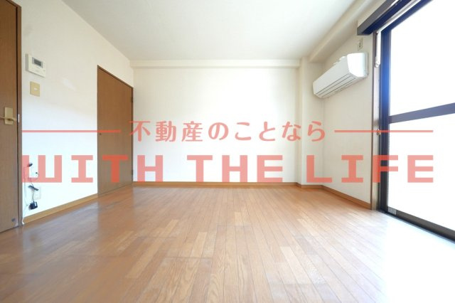 ヴィラージュⅠ【キャッシュ対象物件】の内装|明るい色調の室内です