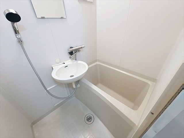 ロジュマン湘南の浴室