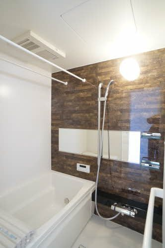 シャーメゾン水沢東大通りの浴室