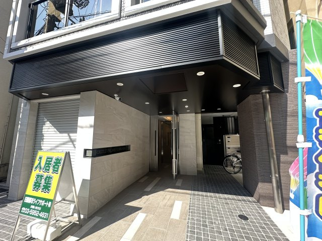 新宿区山吹町の賃貸マンションのエントランス|毎日通るエントランスはこのようになっています