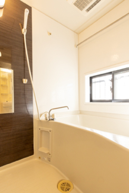 Ｄｏｒｍｏｕｓｅ　Ｃａｓｔｌｅの浴室|※写真は同タイプ住戸です。