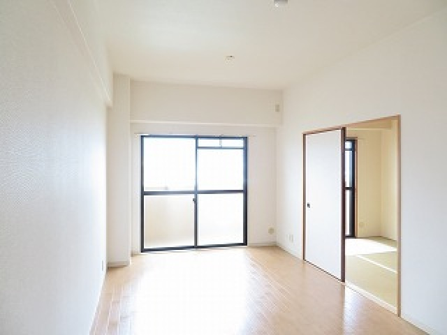 フローリッシュ北田の居間・リビング