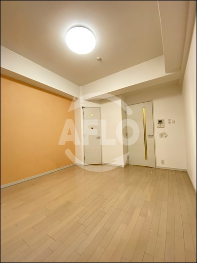 クラウンハイム北心斎橋フラワーコートの居間・リビング|クラウンハイム北心斎橋フラワーコート　洋室