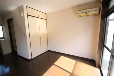 【洋室】 | フロムファーストⅡ | ※同建物ほかのお部屋の写真です。