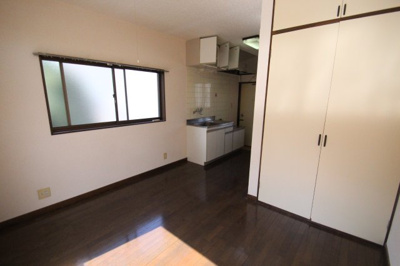 【内装】 | フロムファーストⅡ | ※同建物ほかのお部屋の写真です。