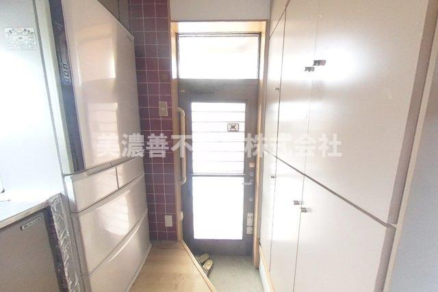 ６６００５　羽島市正木町不破一色中古戸建てのキッチン