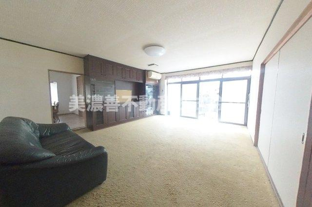 ６６００５　羽島市正木町不破一色中古戸建ての洋室