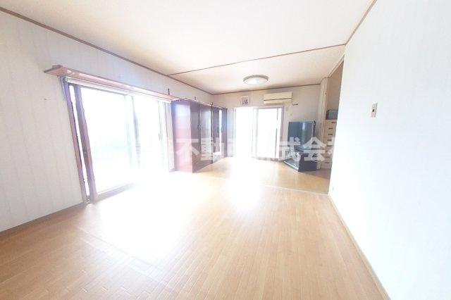 ６６００５　羽島市正木町不破一色中古戸建ての洋室