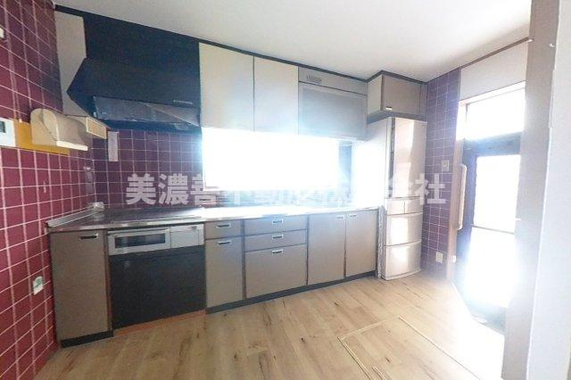 ６６００５　羽島市正木町不破一色中古戸建てのキッチン